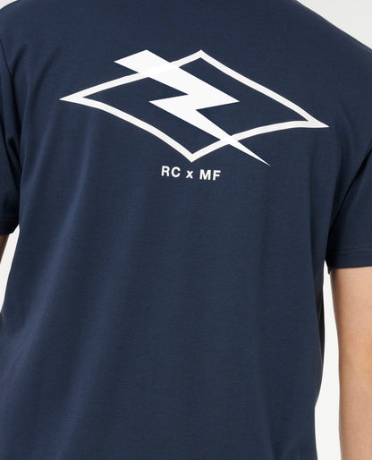 Rip Curl Men VaporCool Mick Fanning Fade Relaxed Tee