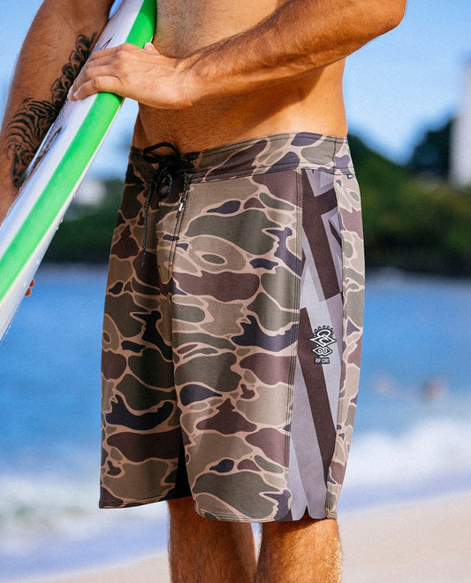 Rip Curl Men Mirage 3-2-One Eddie Would Go Ultimate 19" Boardshorts