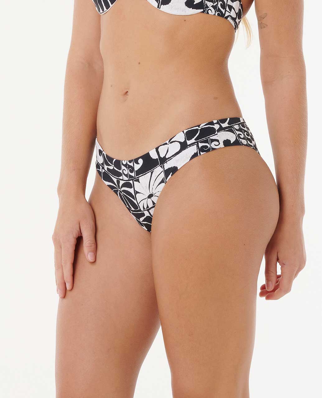Rip Curl Women Artist Of The Search Ty Williams Cheeky Coverage Bikini Bottom