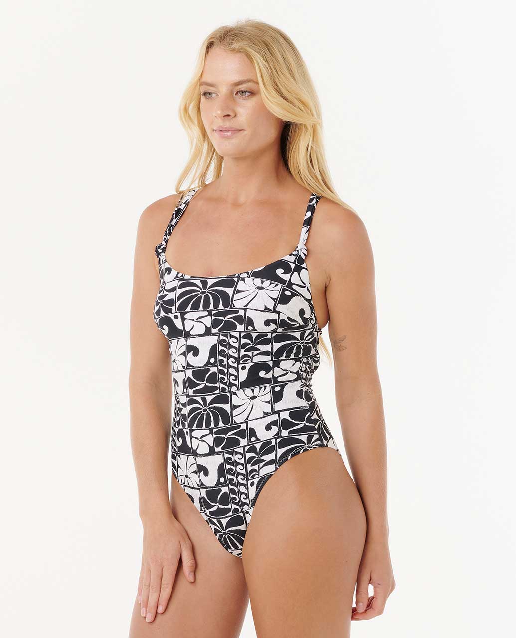 Rip Curl Women Artist Of The Search Ty Williams Knot One Piece Swimsuit